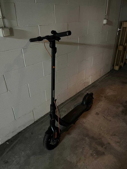 Ninebot KickScooter F2 PRO (+ Security Chain)