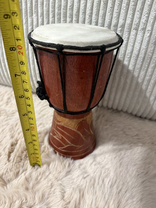 bęben djembe, afrykański instrument perkusyjny