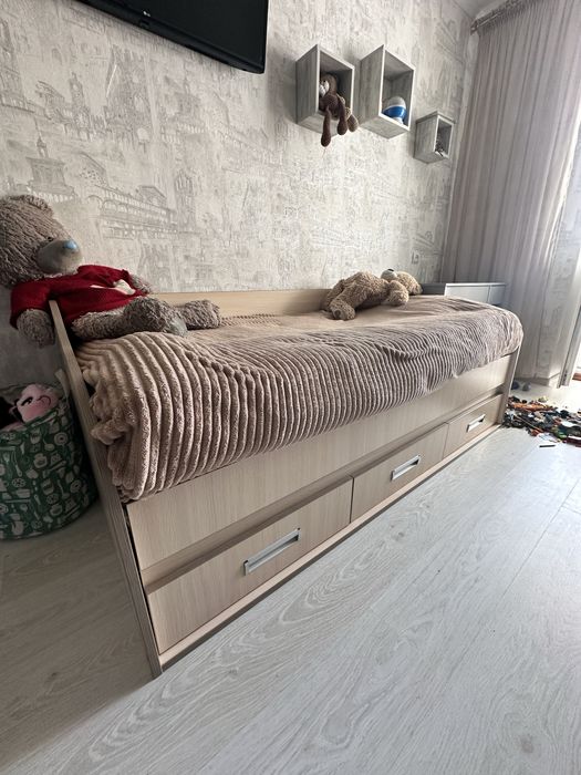 Односпальне  ліжко з матрасом доя будь якого віку!