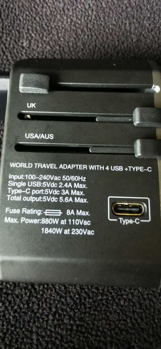 Adapter AC uniwersalny podróżny