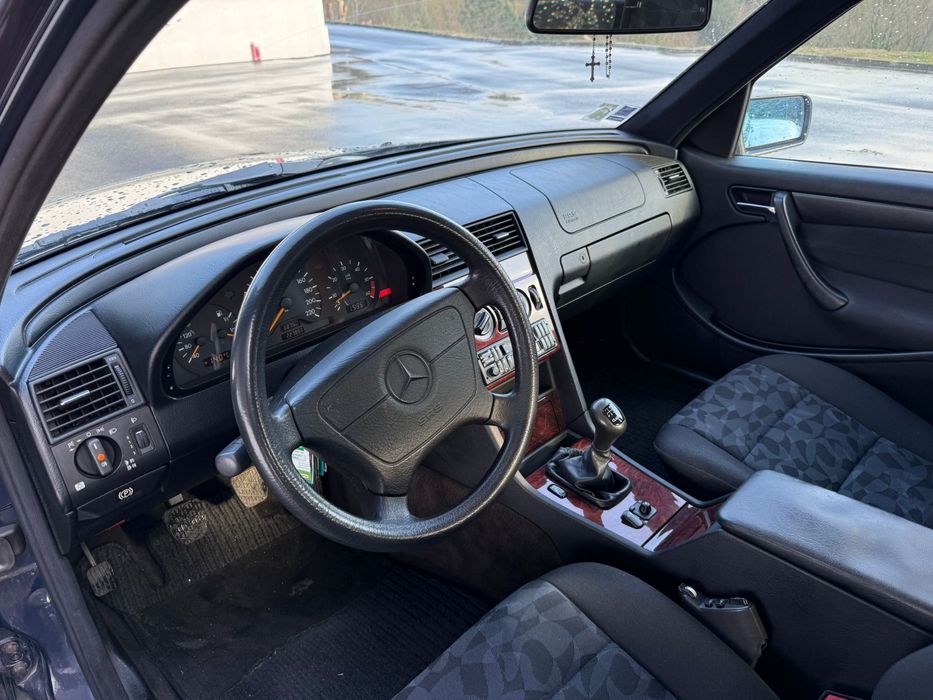 Mercedes Benz C220
