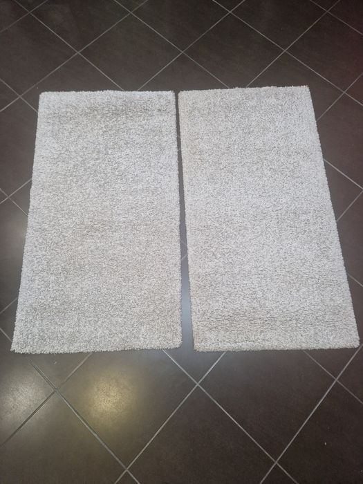Vendo Tapetes e carpetes  usados