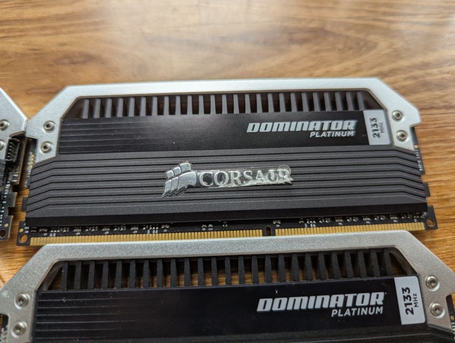 Corsair dominator platinum DDR3 8x8gb 2133 MHz
