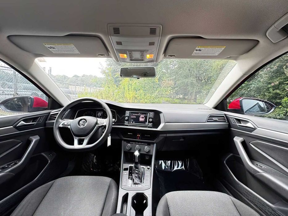 Volkswagen Jetta      2019