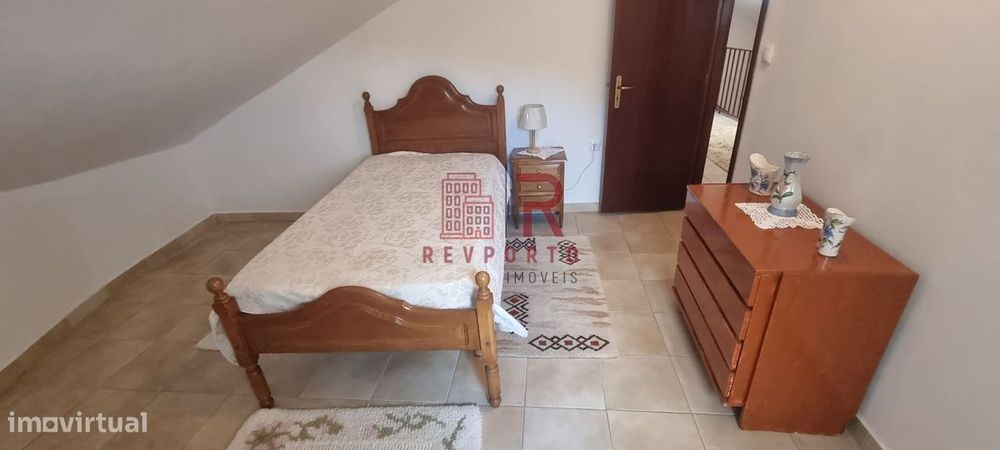 Moradia T2+2 (Mobilada)
