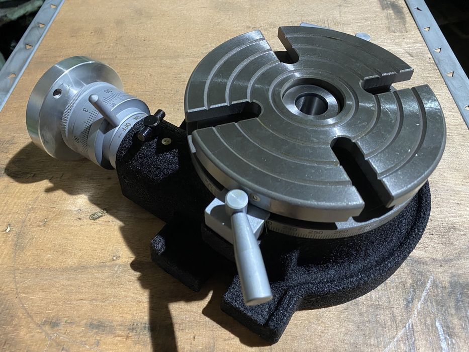 Универсальный поворотный стол 100-250 мм синусный, вертикальный