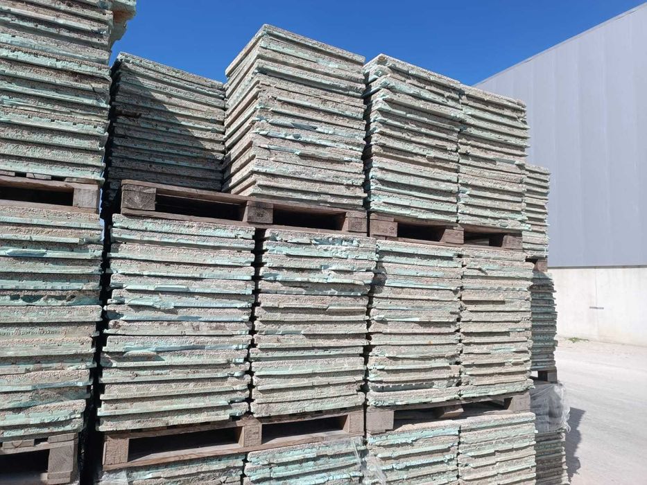 Lajetas/Blocos de Isolamento Térmico Estrutural USADOS