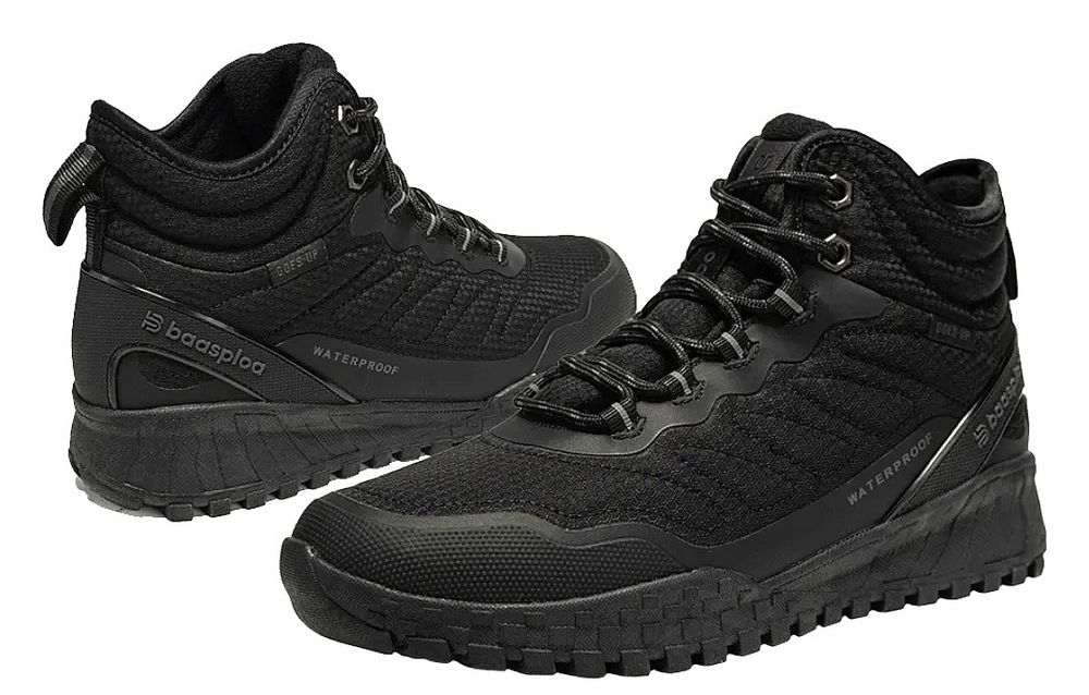 Нові зимові жіночі кросівки 39 розміру.