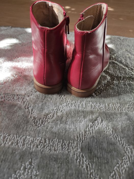 Sprzedam botki czerwone