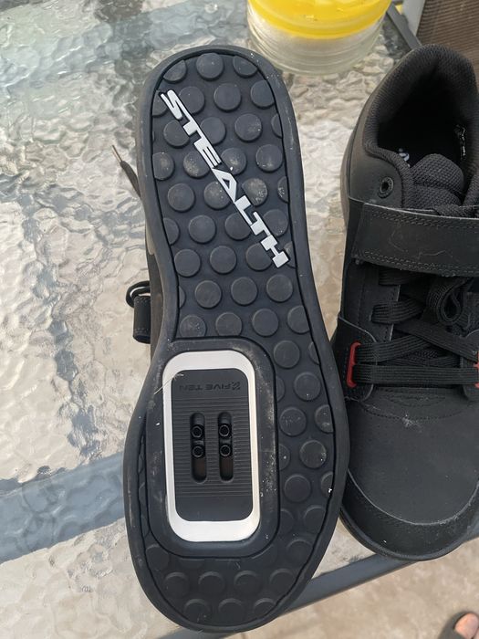 Кросовки велосипедні