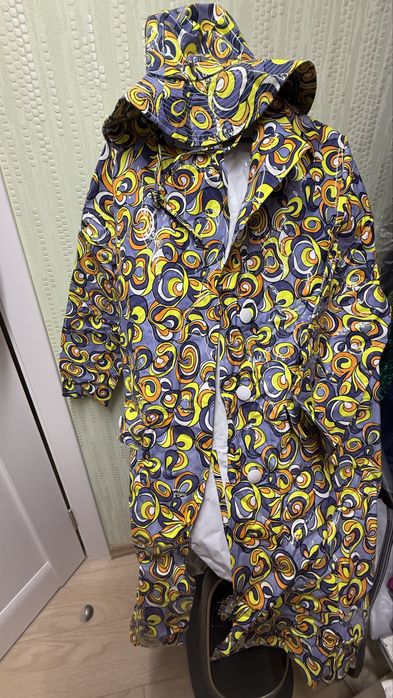 Дощовик жіночий з карелюхом і поясом