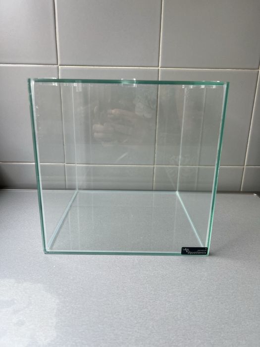 Aquário para Peixes Cubo Aquatlantis 22cm (10,6L) - Design Clean / Nano Como Novo