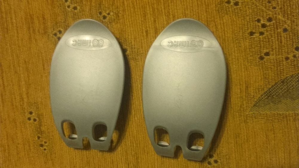 Haki, zaczepy, klipsy do mocowania klatki, klatka