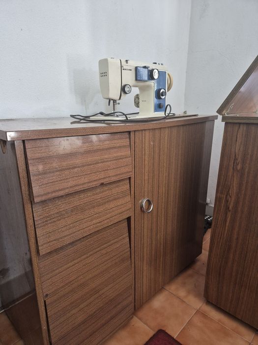 Máquina de costura Riccar com móvel