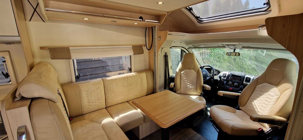 Wynajem kampera mała Lux półIntegra 4 osobowa - Poznań