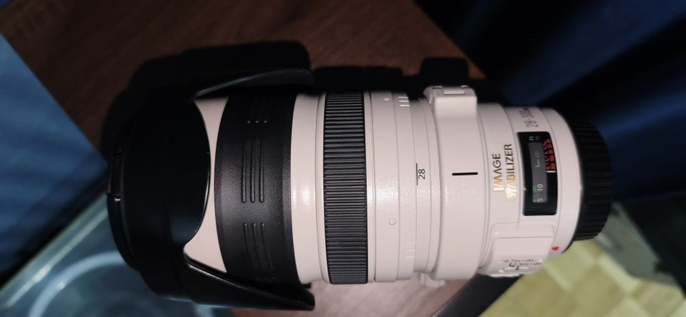 Canon 28-300 mm f/3.5-5.6L IS USM