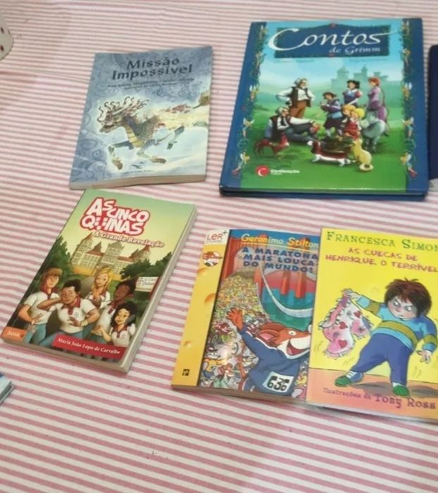 Vários livros para crianças