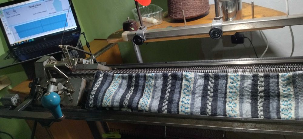 двофонтурна в'язальна машина