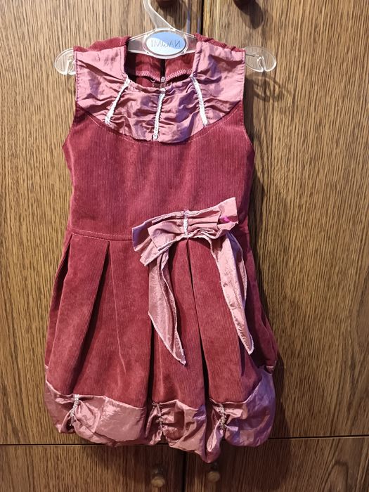 Сукні на дівчинку 2-3 рочки