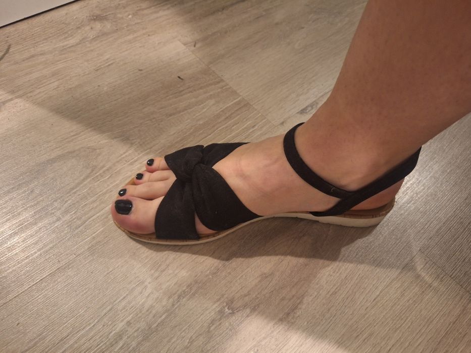 Sandałki czarne rozmiar 40