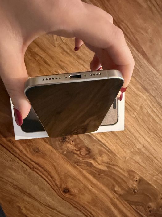 iPhone 15 Pro Max Titânio Natural 256GB - como novo e com garantia