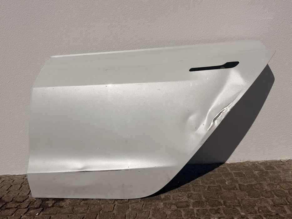 Porta esquerda traseira Tesla Model 3 2022