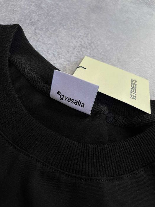Чорна Футболка Vetements з бірками (Ветмо)
