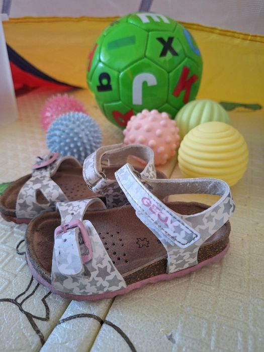 Дитяче взутя  , босоніжки  , крокси