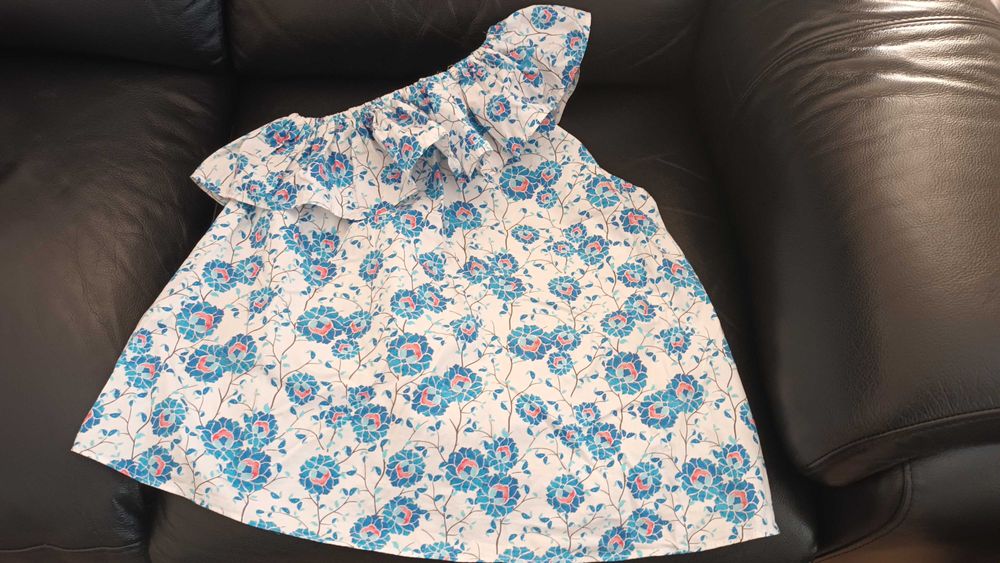 Blusa assimétrica da Mango