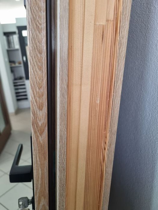 Drzwi wejściowe 80 i 90 lewe lub prawe 72mm ciepłe orzech