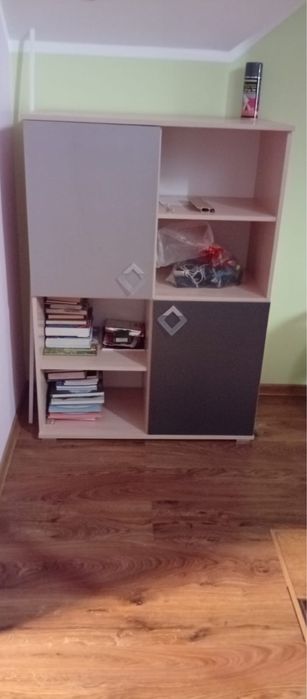 4 elementowy komplet do pokoju (biurko,szuflady,2 komody)