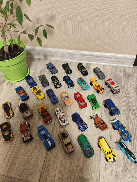 Машинки Hot Wheels