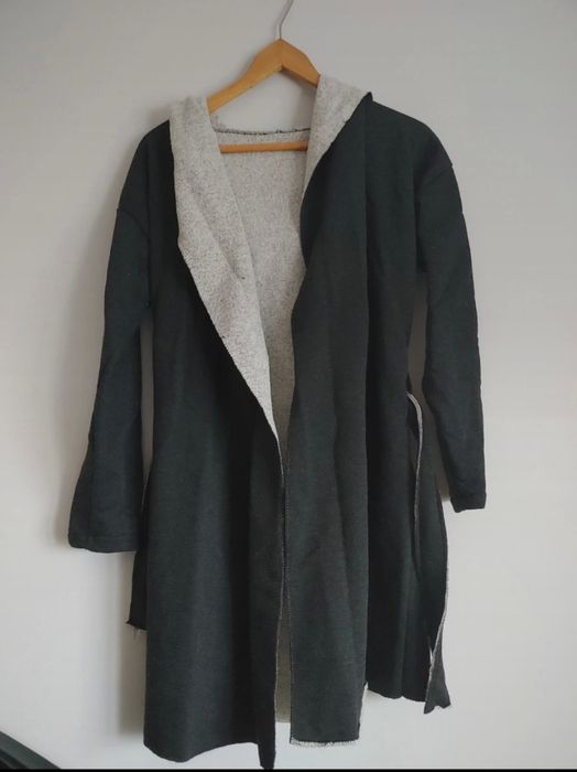 Sweter z paskiem