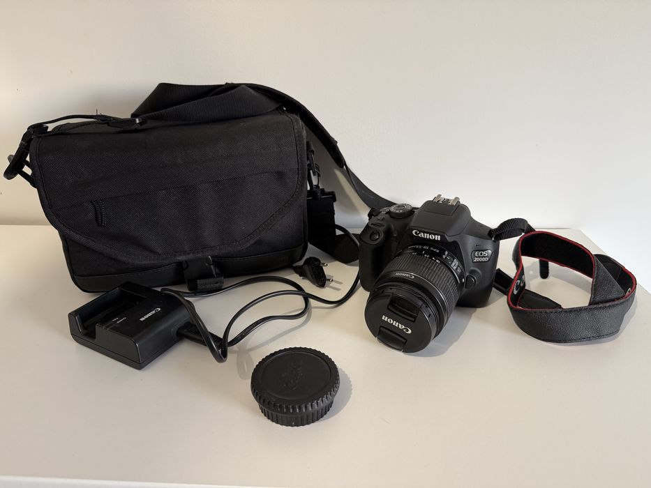 Lustrzanka Canon EOS 2000D