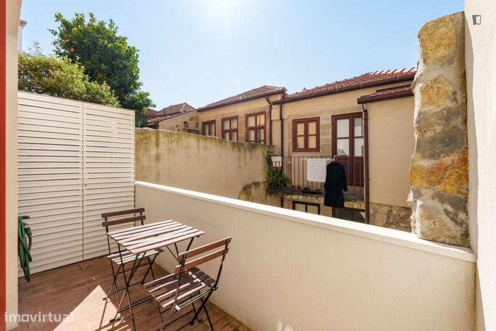 Apartamento com 1 quartos - localizado em Miragaia Porto