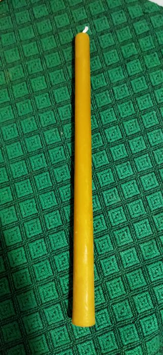 Свеча восковая .