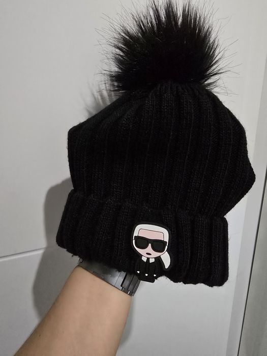 Czapka dziecięca  z bimbołem 3-5 lat