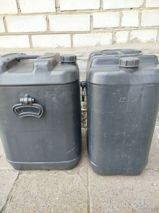 Продам бочку каністру обьемом 55 л.