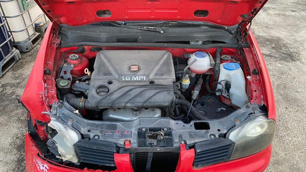 SEAT AROSA 1.0 de 2001 Para Peças-Motor AUC Caixa ESY