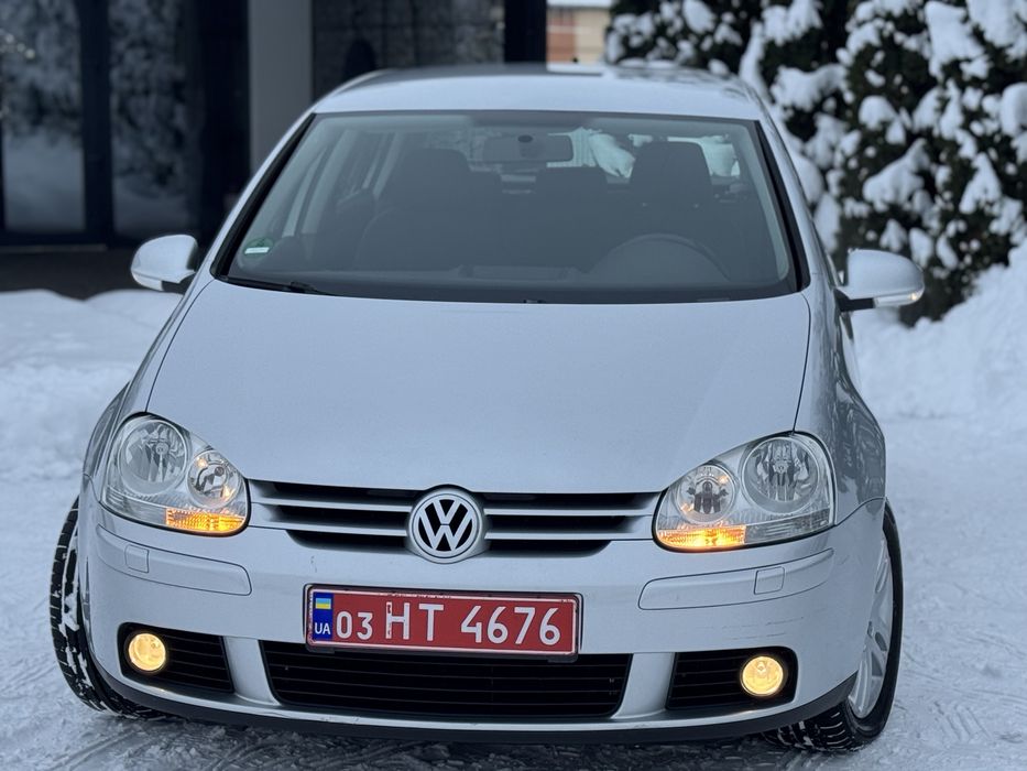 Свіжопригнаний Golf 5 1.6бензин TOUR