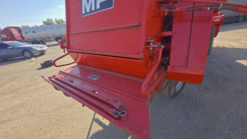 Комбайн massey Ferguson 440