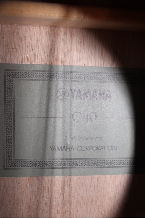 Guitarra Yamaha C40