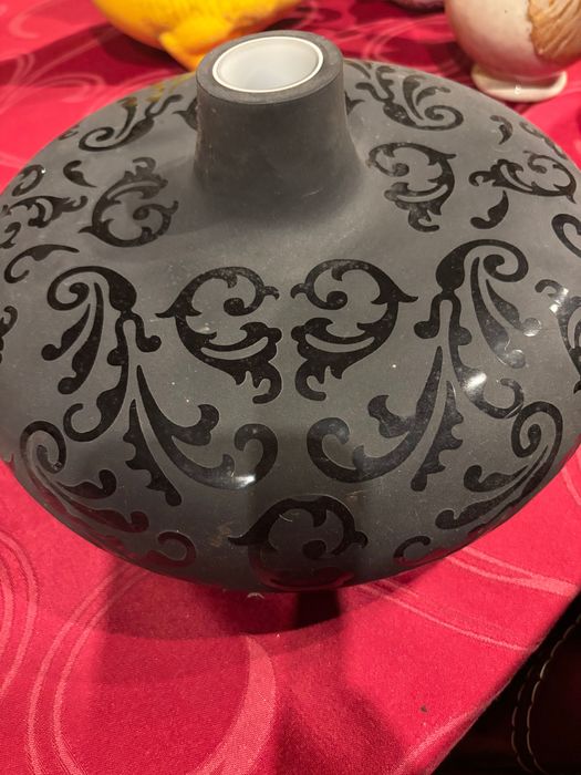 Jarra ou adorno preto pesado muito elegante e muito bom