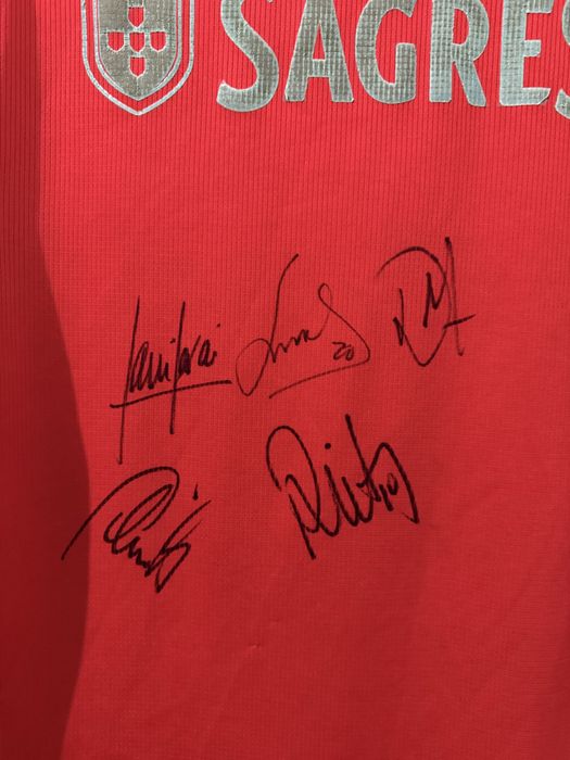 Camisola SLBenfica autografada
