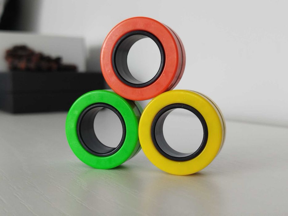 Magnetyczne pierścienie antystresowe (Fidget Rings)