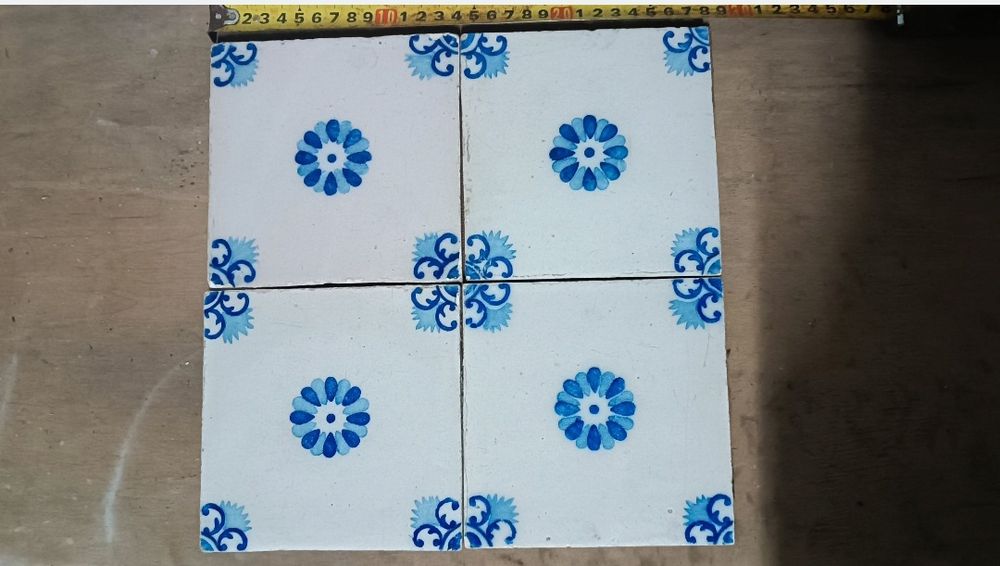 Quadra azulejos velharias do careca
