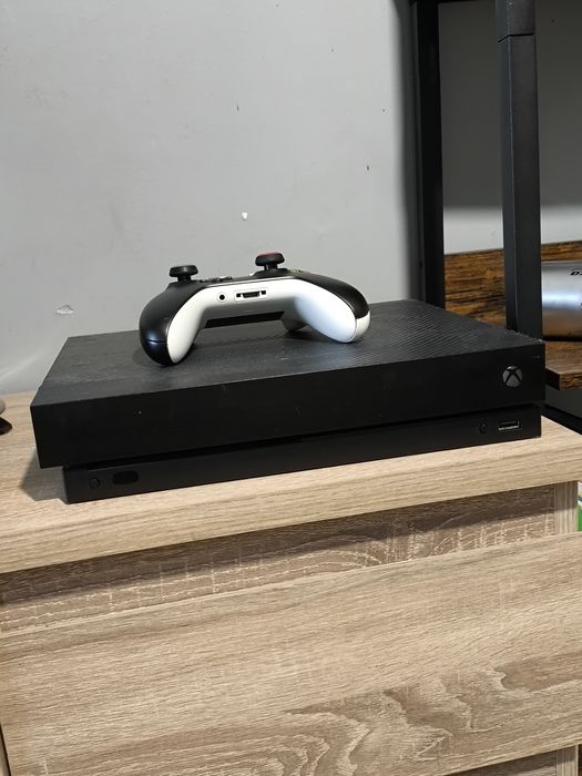 Konsola  Xbox one X