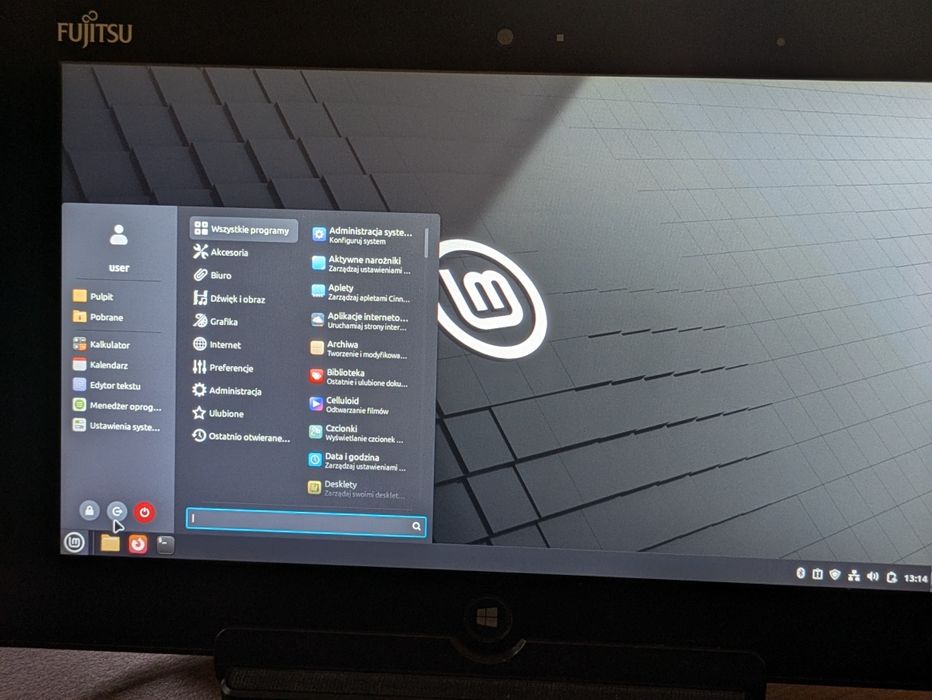 Tablet Fujitsu Stylistic Q572 + Stacja Dokująca + Zasilacz
Idea