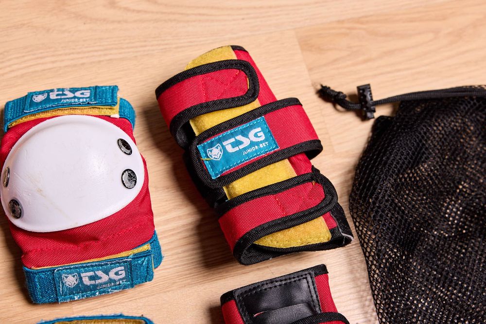 Zestaw ochraniaczy TSG Junior Set Old School (1)