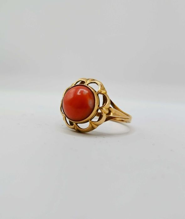 Złoty pierścionek z koralem IMAGO ARTIS